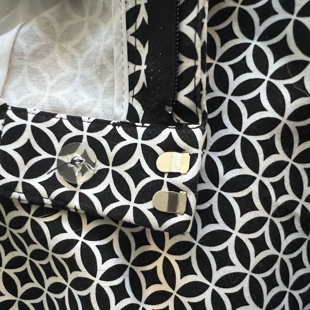 White House Black Market - Black & White Bermuda Shorts - Picture 6 of 7
